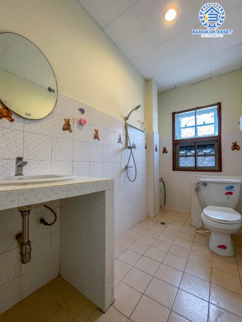 *****ทาวน์เฮ้าส์มือสองย่านนนทบุรี ม.ทีแลนด์ รัตนาธิเบศร์ หลังมุม! เนื้อที่มากถึง 42.7 ตร.ว. ฟังก์ชันจัดเต็มถึง 3 ห้องนอน 2 ห้องน้ำ จอดรถได้เยอะถึง 4 คัน พื้นที่เยอะ เหมาะสำหรับทำบริษัท หรือออฟฟิศ บนทำเลดี เพียง 8 นาทีก็ถึงรถไฟฟ้าสายสีม่วง "สถานีบางรักน้อยท่าอิฐ"